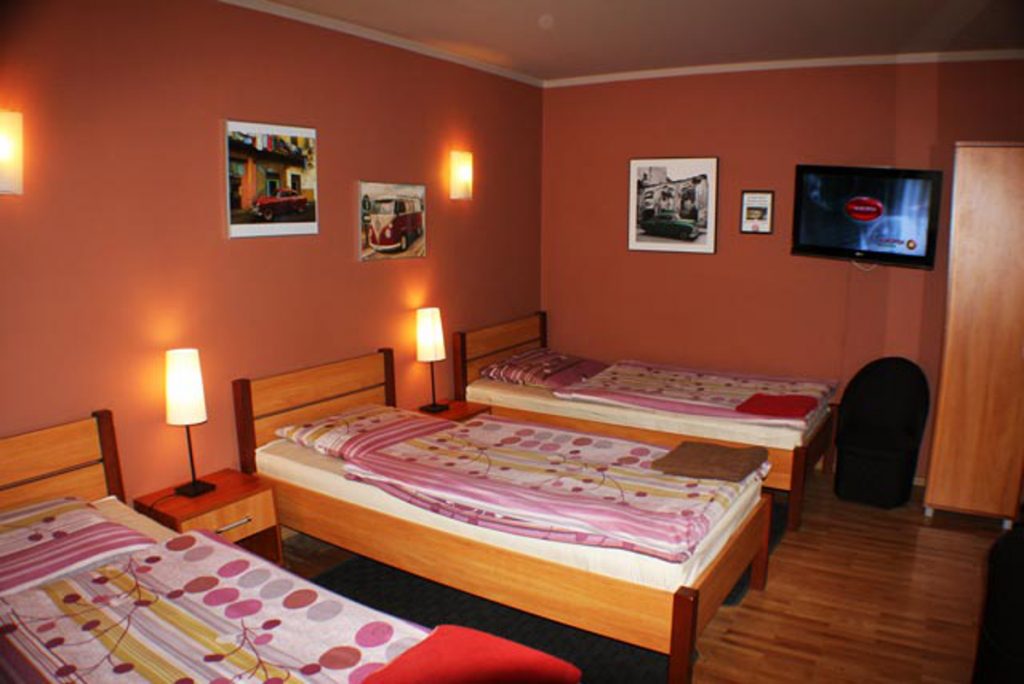 Pokój noclegowy trzy osobowy Hotel Błękitna Róża